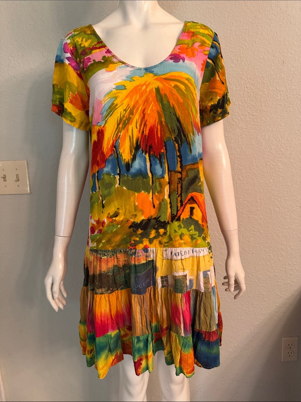 Jams World Hattie Dress Size M Tropical Hawaiian
Floral Print Drop Waist Ruffle